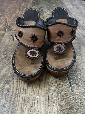 Jack Rogers Brown Floral Leather Thong Sandals